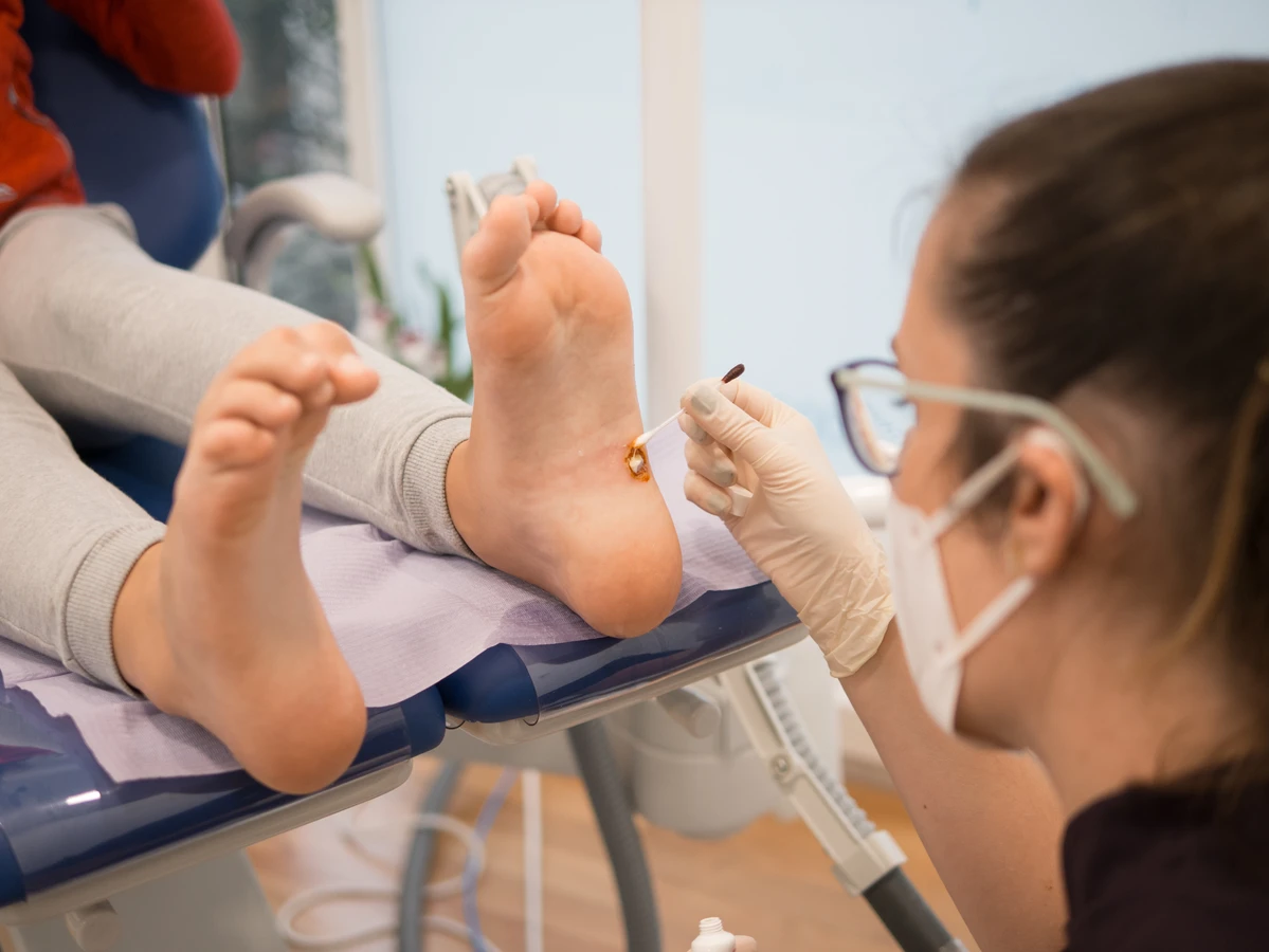 Przygotuj swoje stopy na lato - podologiczne ABC